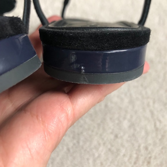 C H A N E L Camellia suede thong sandals, black and navy & dust bags. - Picture 6 of 12